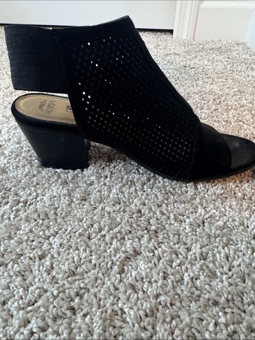 Open-Toe Perforated Block Heel Sandal - Black